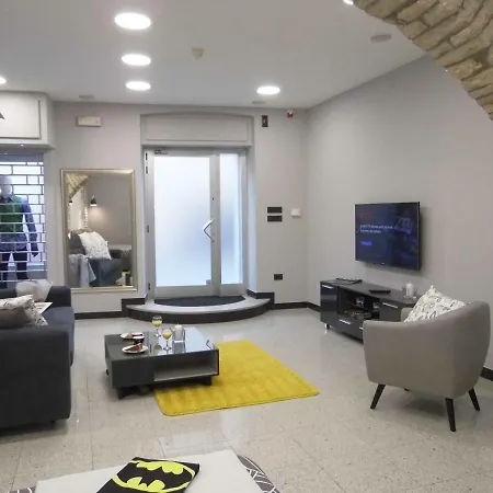 Διαμέρισμα Batcave Πούλα